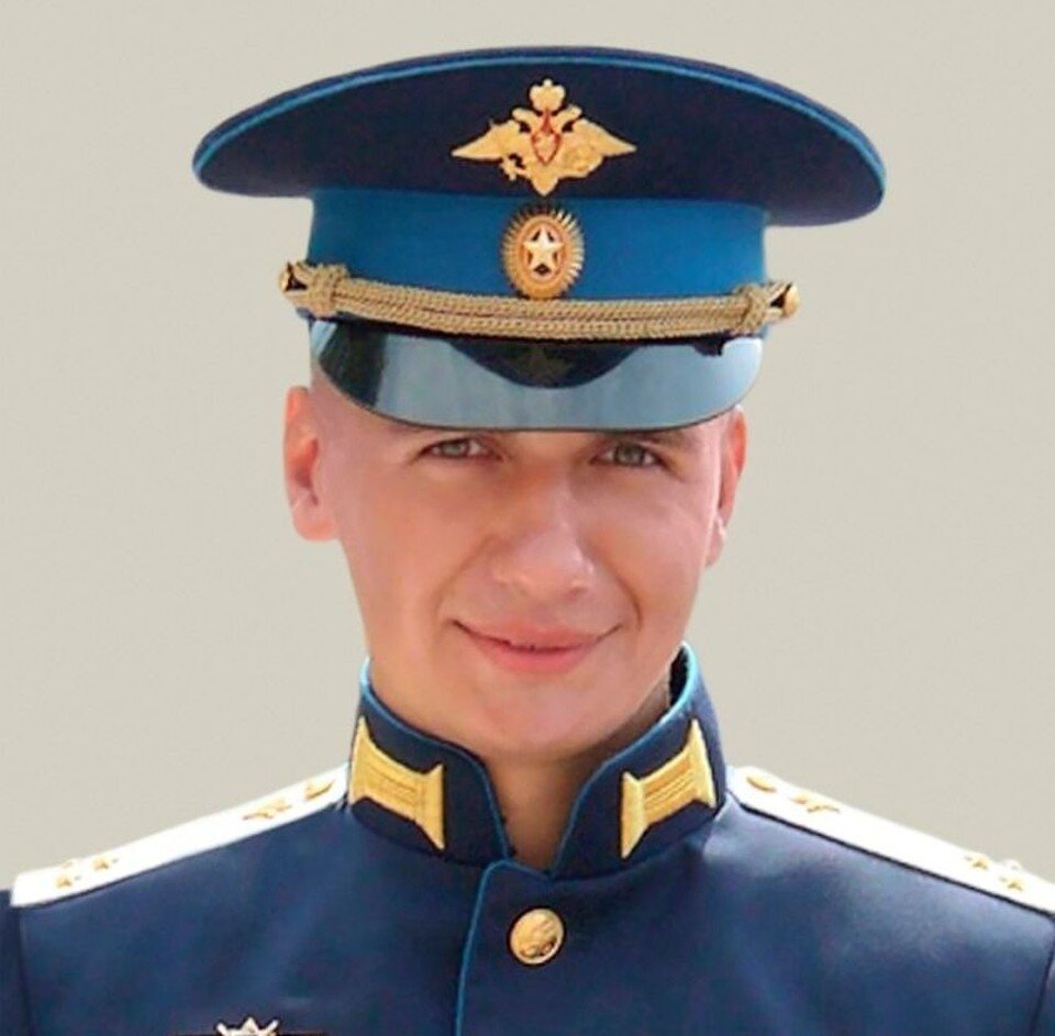     Командирование ВДВ представило Илью Ермакова к присвоению звания Героя РФ посмертно, но Минобороны не поддержало инициативу.