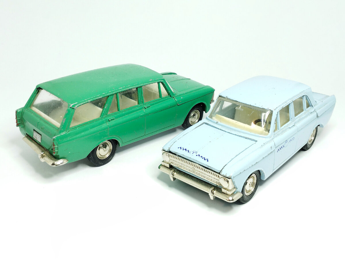 Модели Москвич-426 и Москвич-408 "Такси" до восстановления 