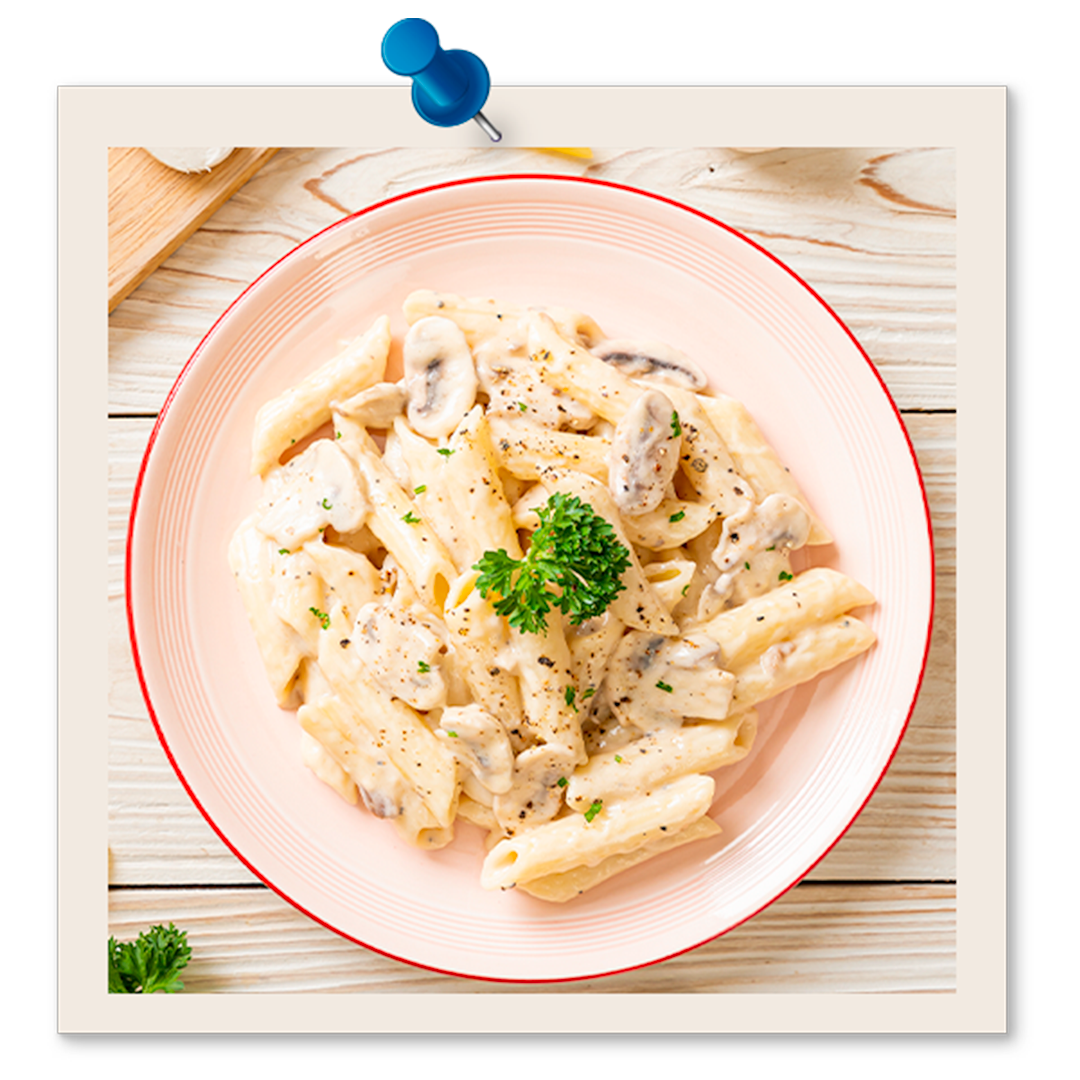 Макароны с курицей и грибами в сливочном соусе