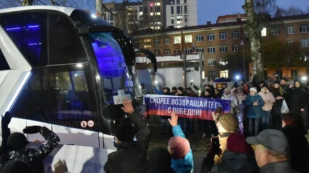     Глава Удмуртии Александр Бречалов на совещании с рабочей группой по решению задач в рамках СВО сказал, что мобилизованные из республики будут обеспечены оборудованием, генераторами и амуницией.
