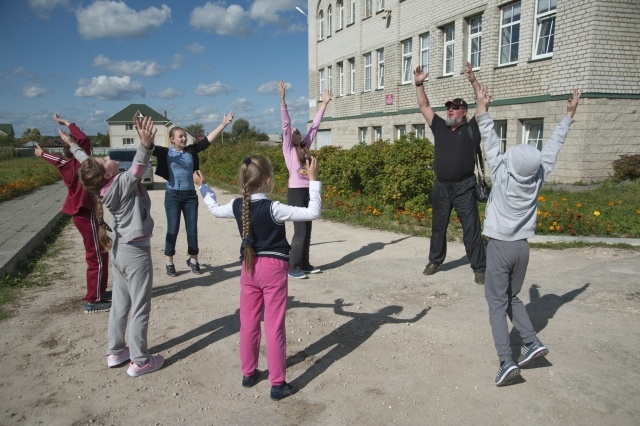    Урок физкультуры. Спортзал еще только строится © Екатерина Шилкина