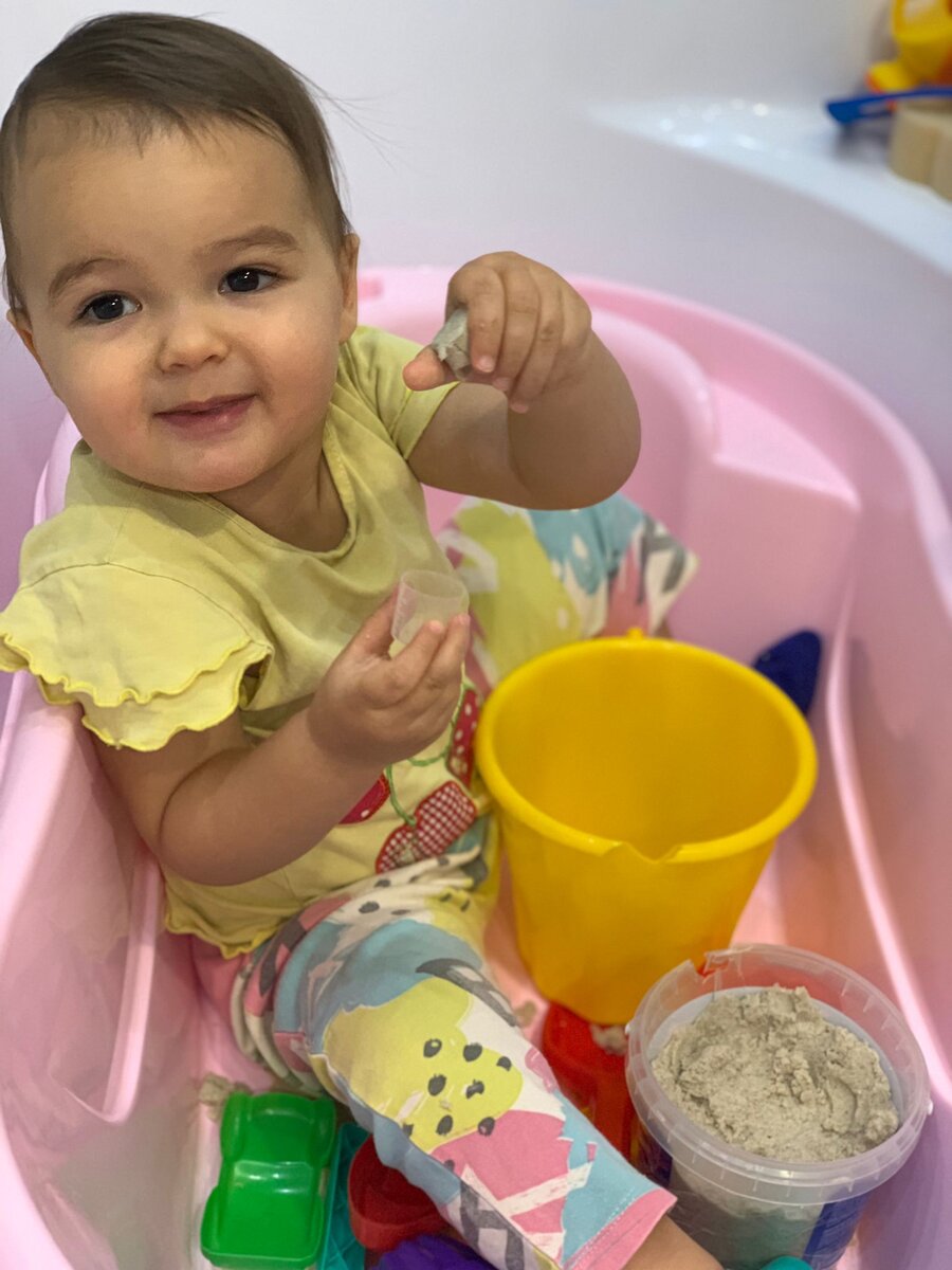 Катюня предлагает мне попробовать свою стряпню