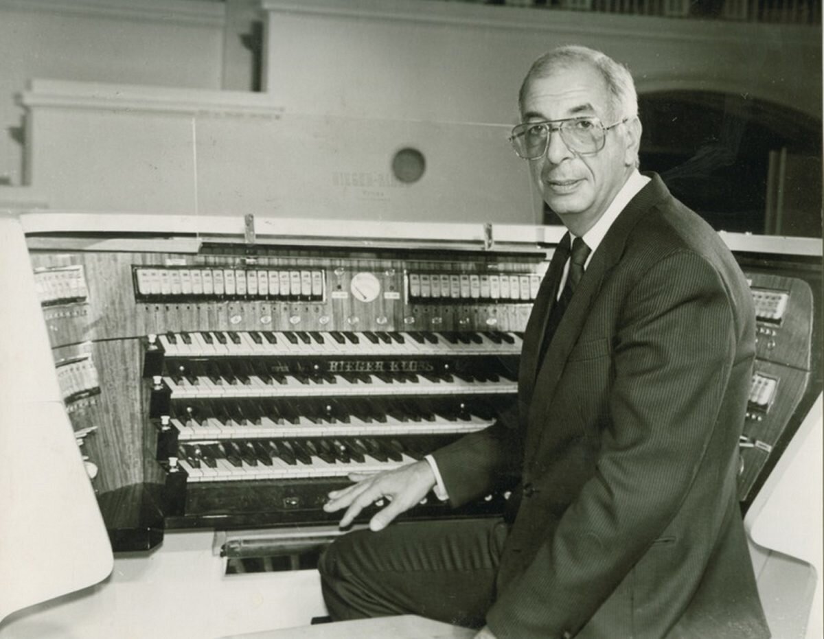 Микаэль Таривердиев