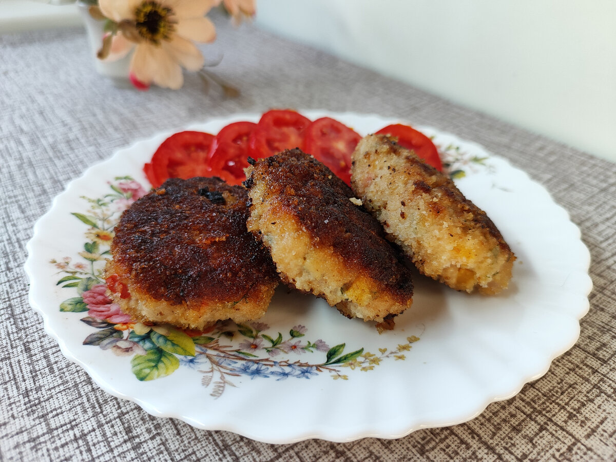 Котлеты с помидорами и болгарским перцем | Готовим вкусно дома/ Кулинария/  Рецепты | Дзен