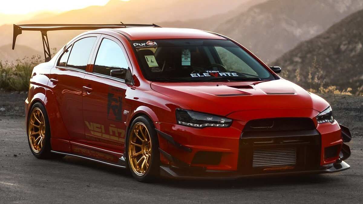 Mitsubishi Lancer EVO 10 back