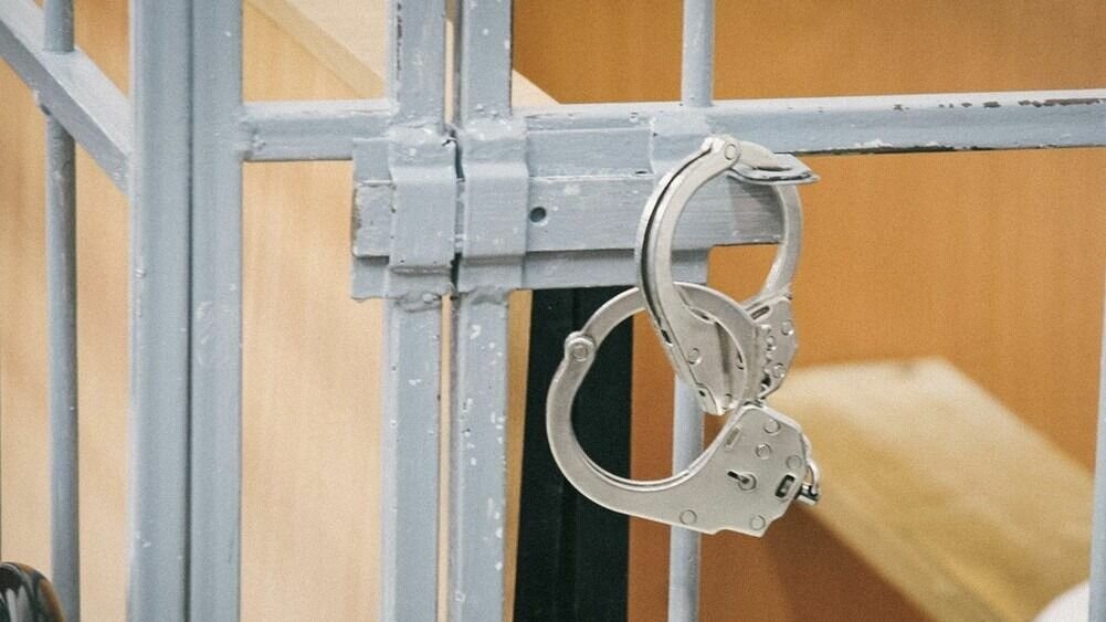     В ходе рейда силовых и миграционных служб в промзоне Гатчинского района Санкт-Петербурга были задержаны более 70 мигрантов-нелегалов, которые нарушили правила пребывания на территории РФ. На них составили протоколы по ст. 18.8 КоАП РФ. Решается вопрос о выдворении нарушителей из страны.