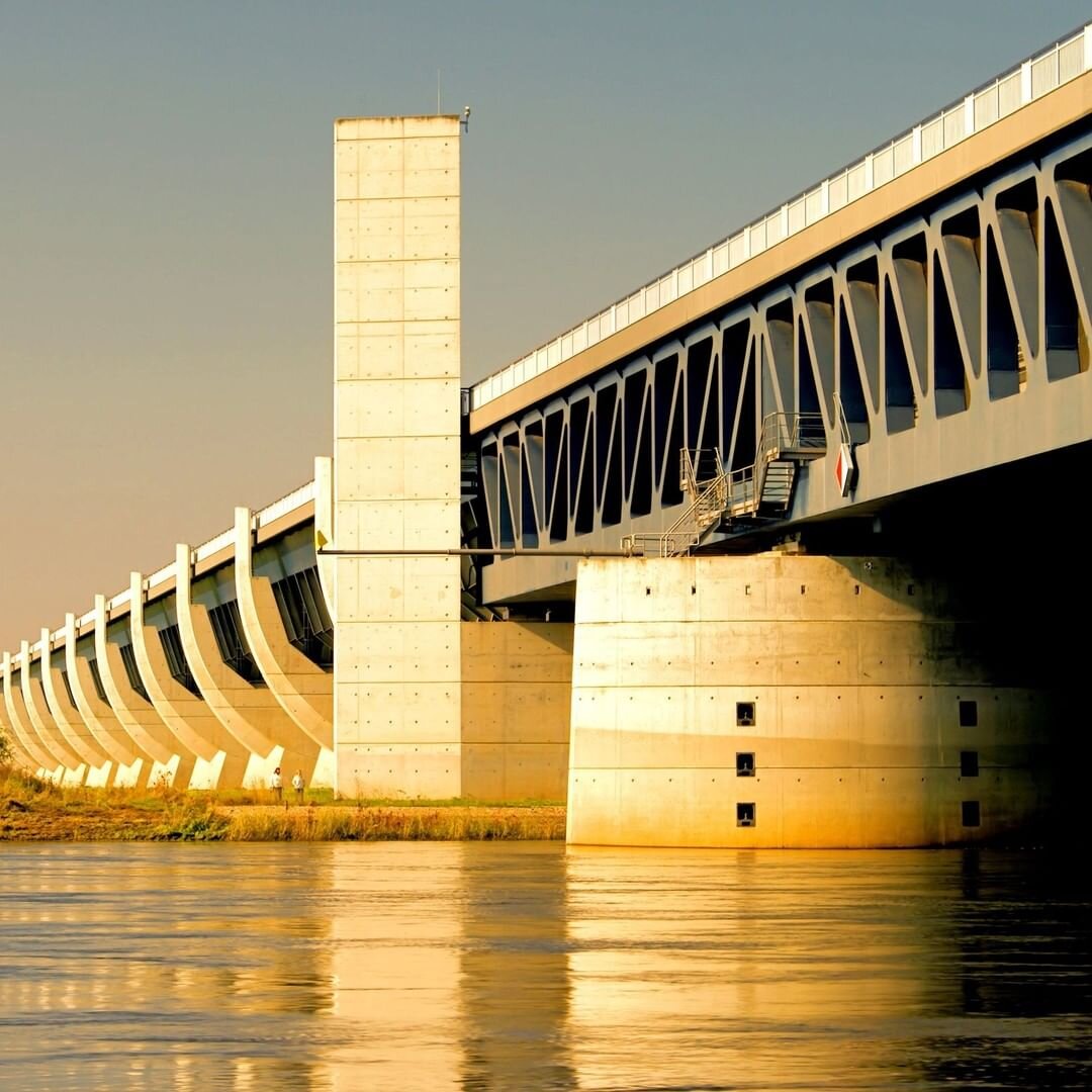 Магдебургский водный мост (Kanalbrücke Magdeburg) – самый длинный  судоходный мост Европы | МУЗЕЙ БЕТОНА | Дзен