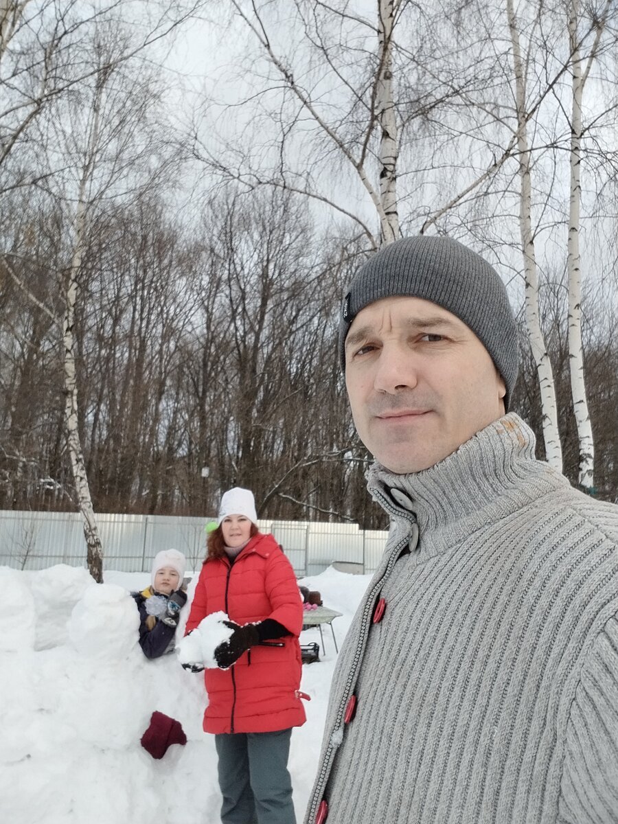 Все строят крепость))