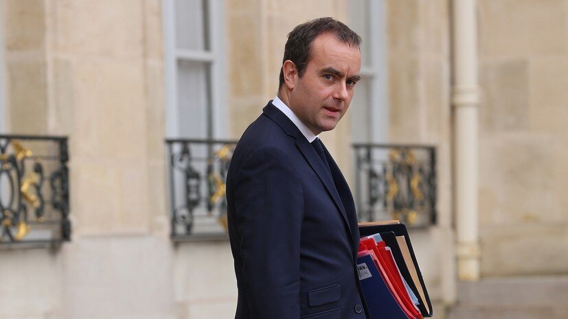   globallookpress.com Panoramic/Keystone Press Agency