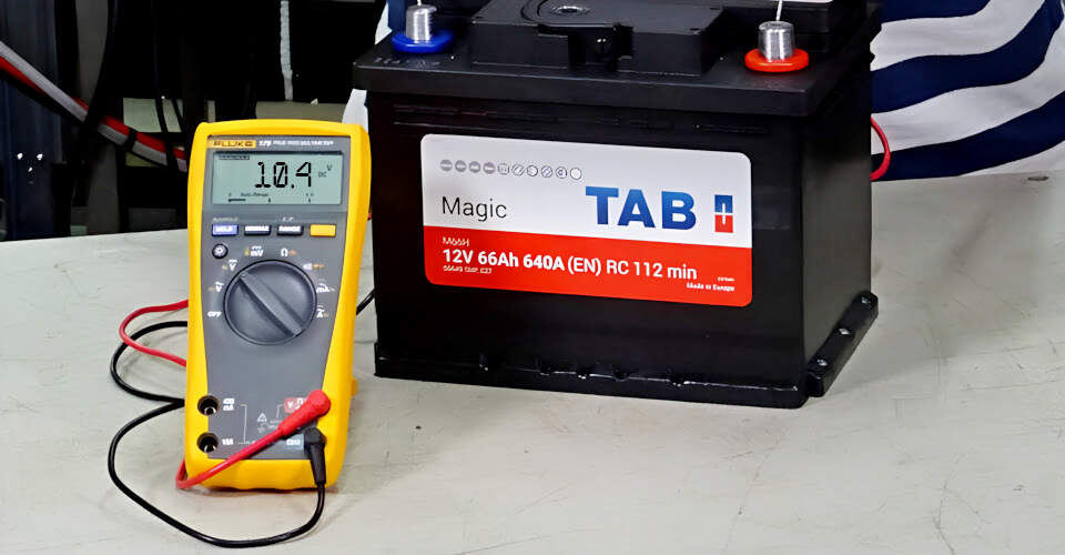 Напряжение всего 10,4 В