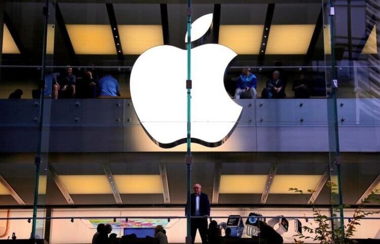    Apple остановила поставки в Россию, но страну не покинула