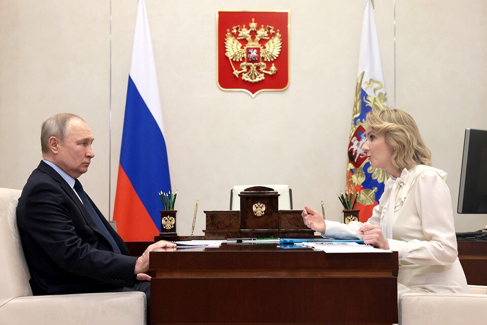     Владимир Путин принял в Ново-Огарево детского омбудсмена Марию Львову-Белову. Фото: Михаил Метцель/POOL/ТАСС