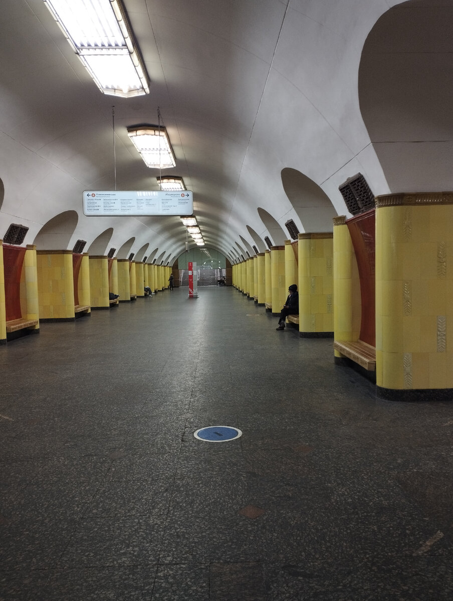 Вестибюль станции метро "Рижская" (ФОТО АВТОРА)