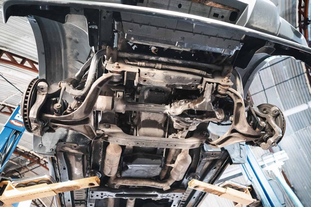 Рулевая рейка держится на шести точках