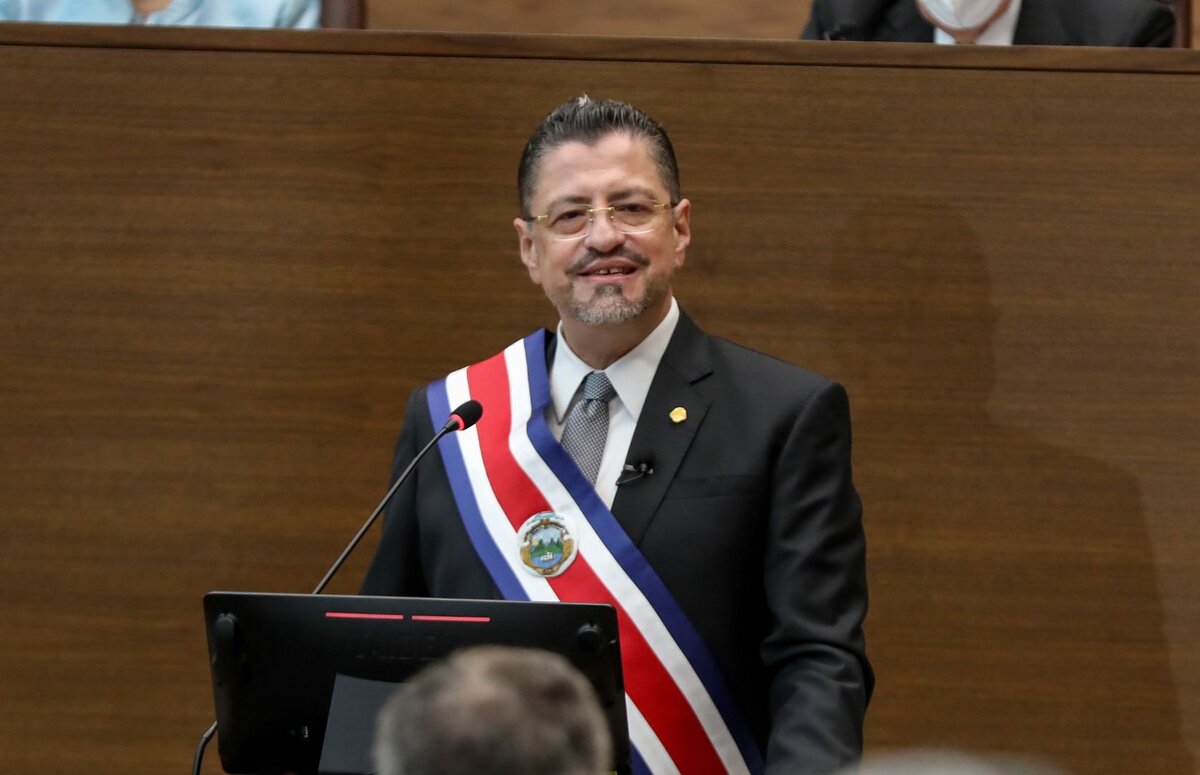 Президент Коста-Рики — Родриго Чавес