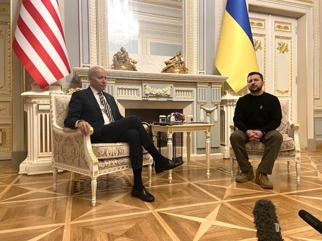   📷
