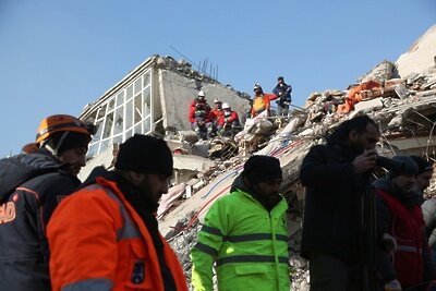    Ликвидация последствий землетрясения в Турции ©Сертач Каяр РИА Новости