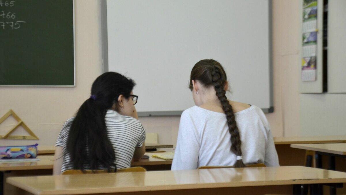     На время ремонта учеников переведут в другие школы. Об этом рассказала начальник информационно-аналитического управления администрации Петрозаводска Анникки Сильченко на планерке в мэрии.