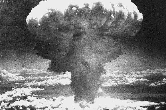 Взрыв ядерной бомбы - то от чего спас Станислав СССР и остальные  страны