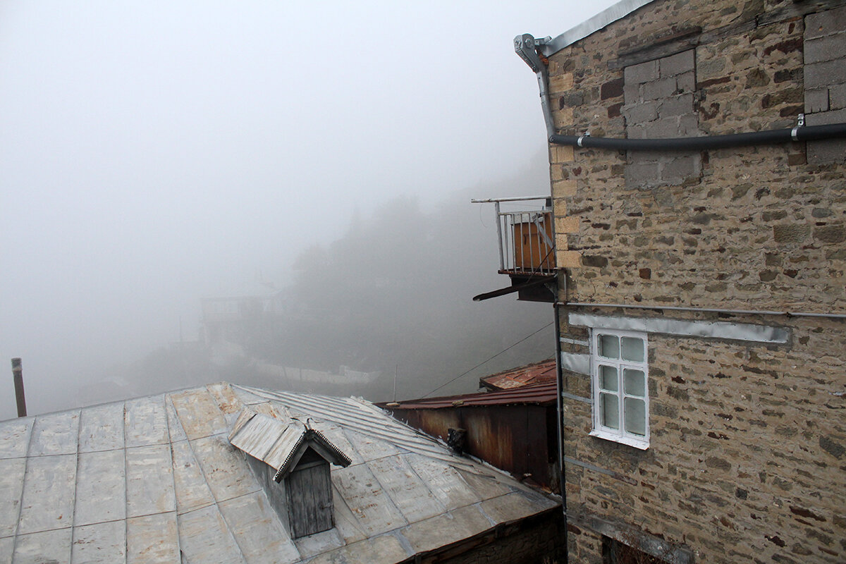 Кубачи в тумане. Фото автора. Листайте галерею, чтобы увидеть больше