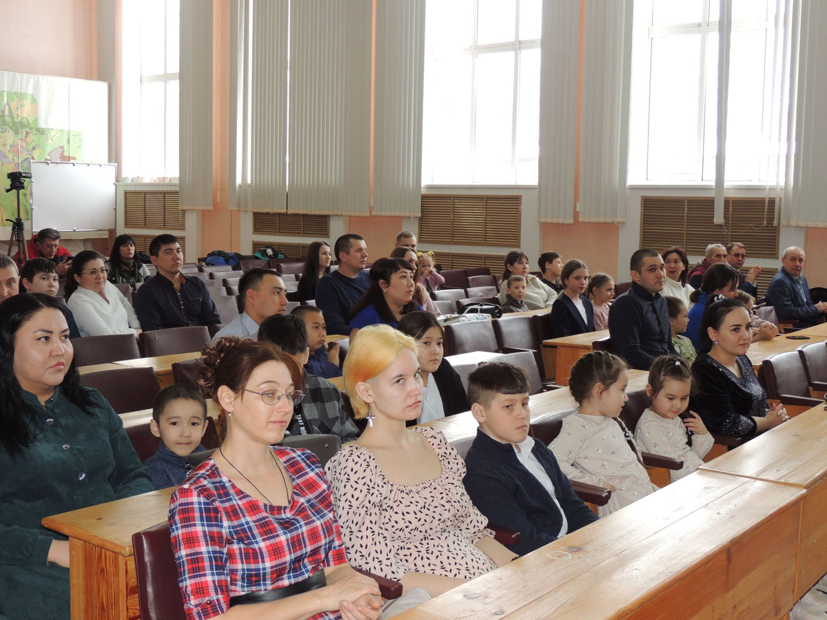  📷    В Кувандыкском округе 14 семей получат социальные выплаты на приобретение жилья Кристина Просвиркина