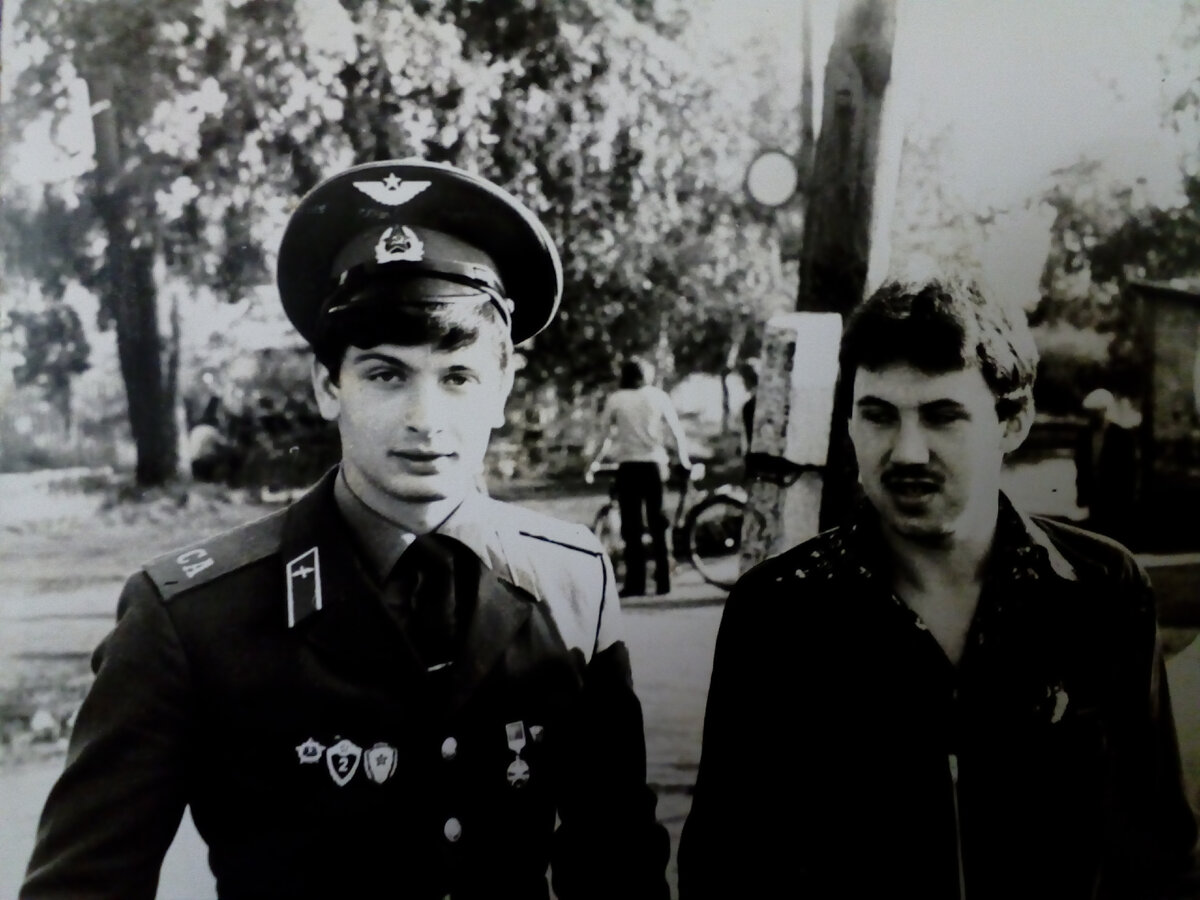 В родном Заволжске в краткосрочном отпуске, июнь 1982 г.