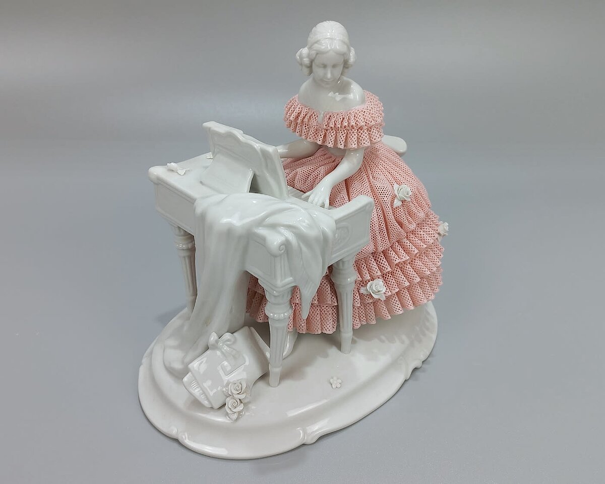 ���������� "���������", ����������� ������������ (Unterweißbach), �������� 1958-1976 ��. https://ru.bidspirit.com/