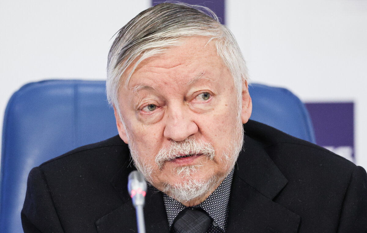    Анатолий Карпов  Вячеслав Прокофьев/ТАСС