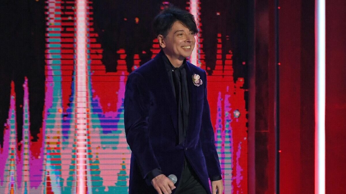    Модельер Валентин Юдашкин на традиционном праздничном шоу к Международному женскому дню в Государственном Кремлевском Дворце© РИА Новости / Евгений Биятов