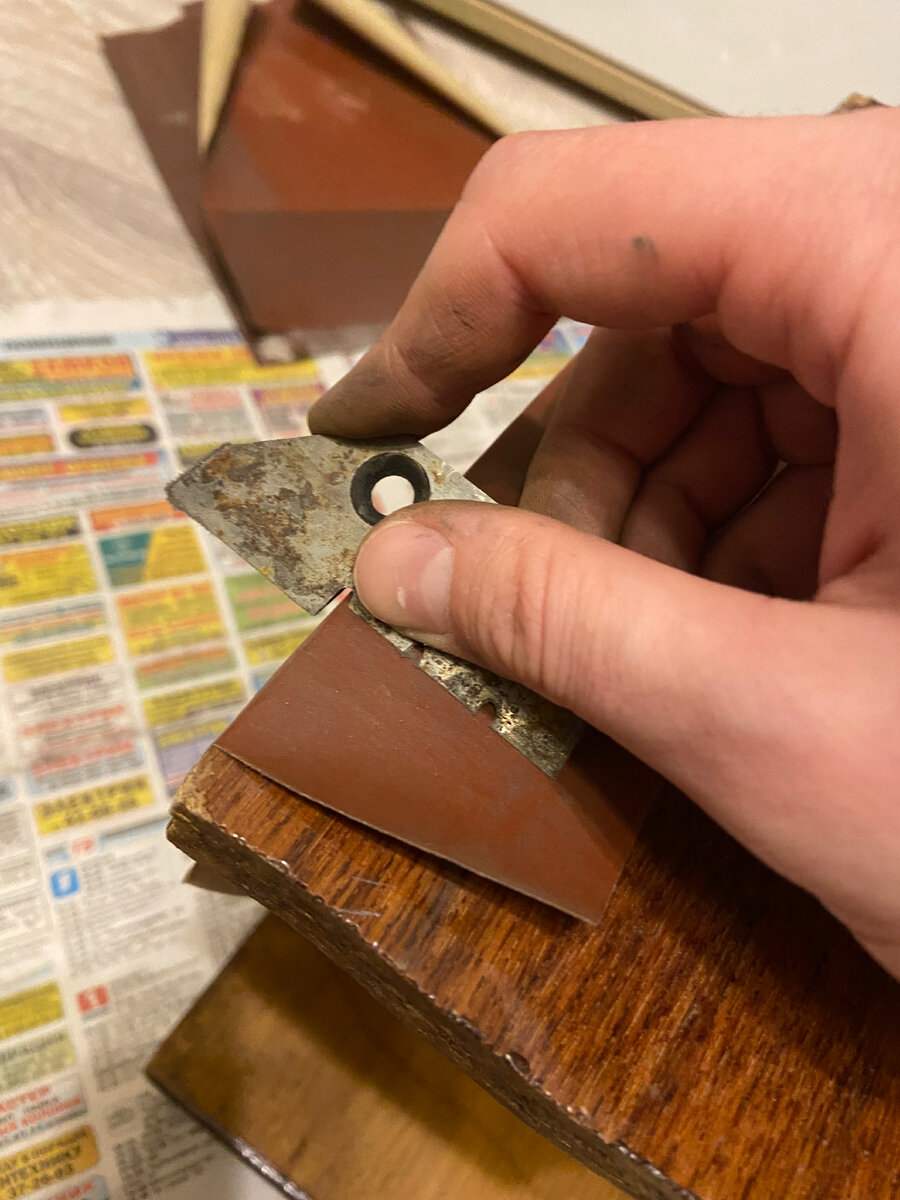 Процесс заточки лезвия 