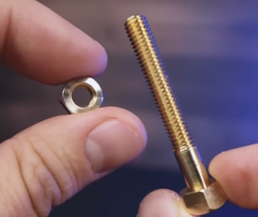 Везде нужна смекалка.