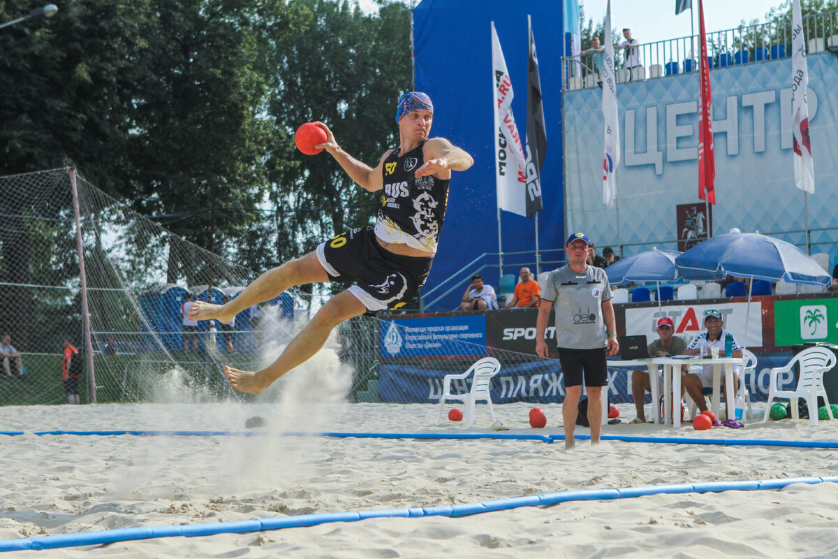 На кубке России по пляжному гандболу в Москве
