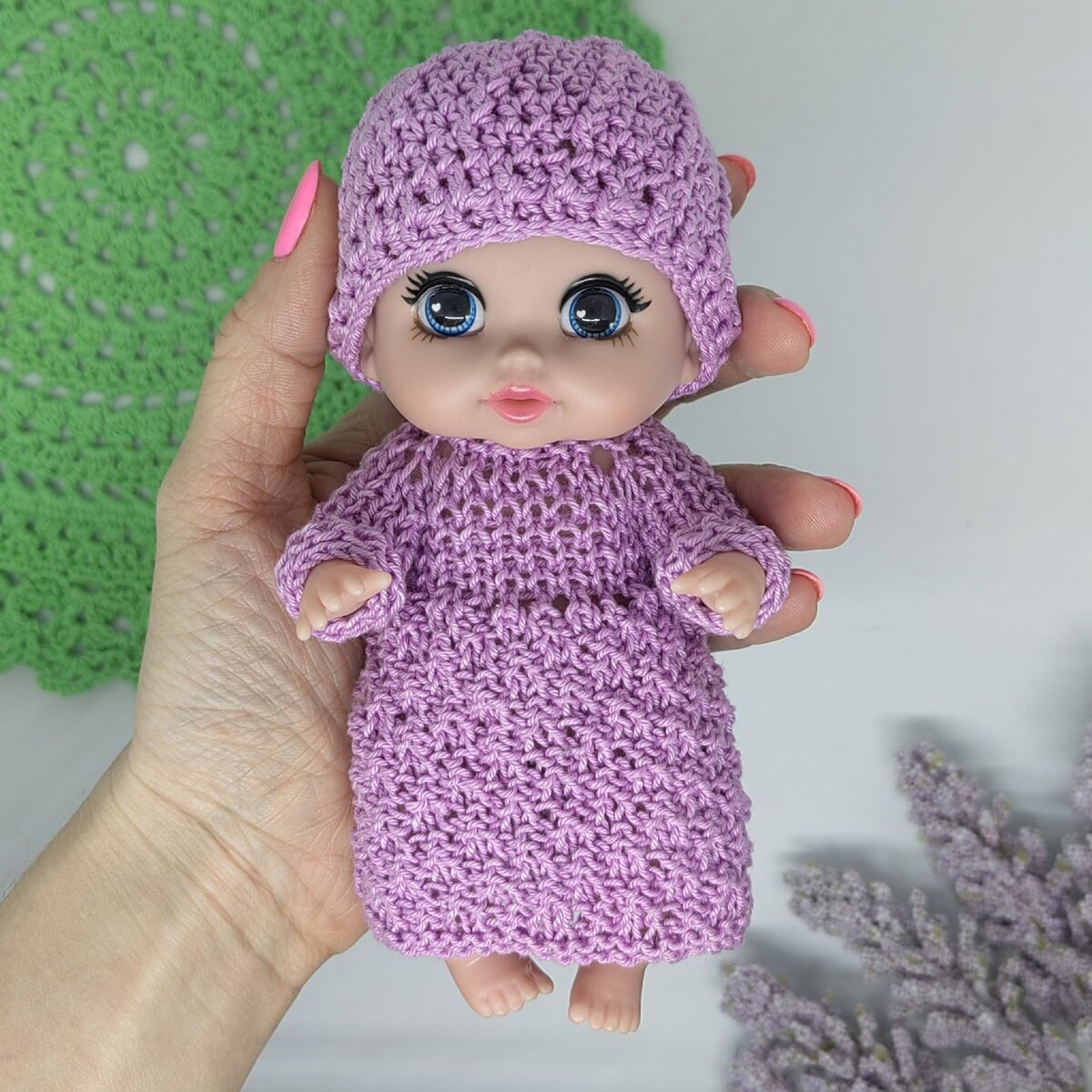 Фото пупсика в костюме "Кроха" для вдохновения - нежный приятный оттенок навевает покой и настраивает на хороший лад