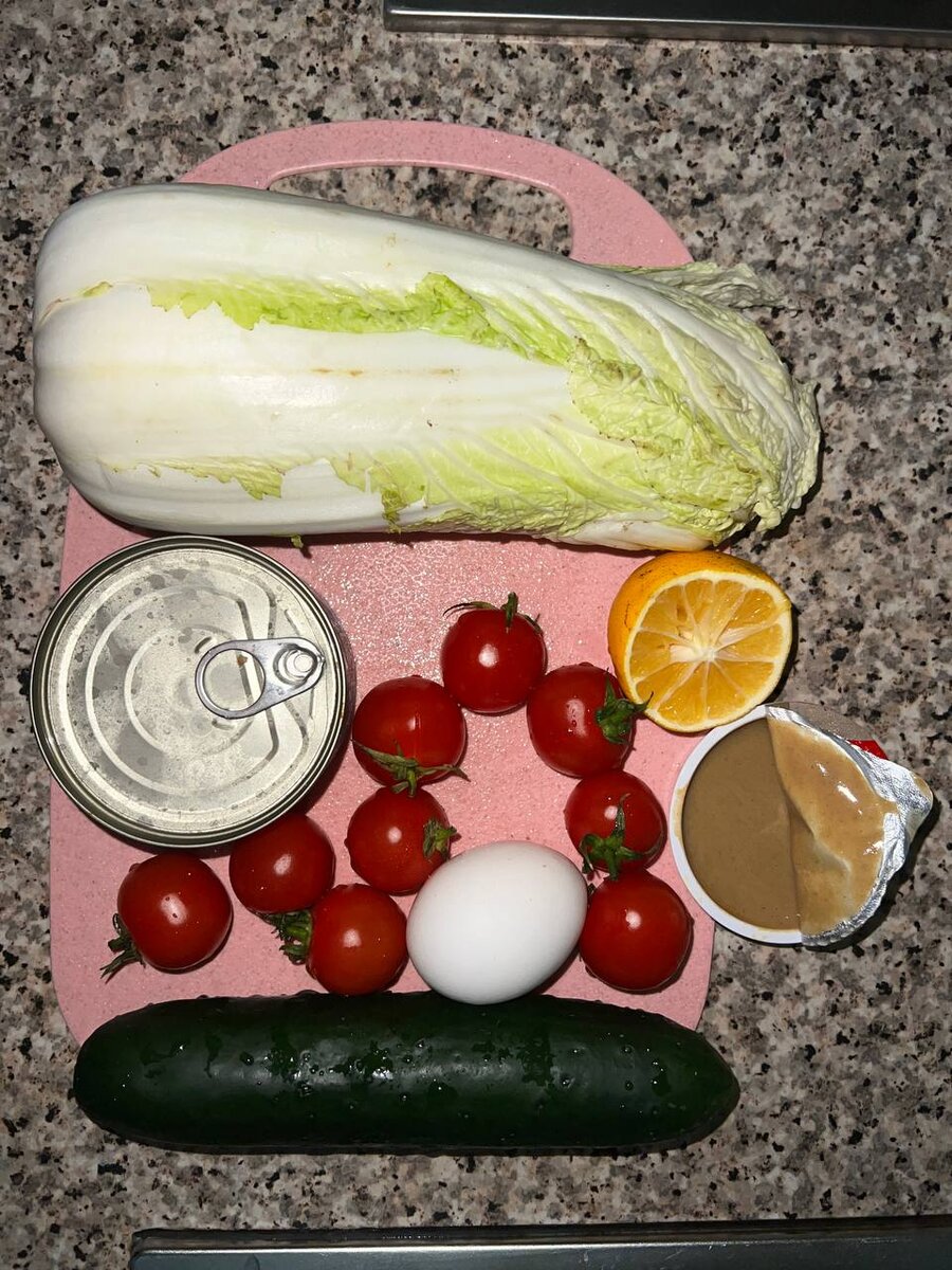 Из этих ингредиентов получится наш салат. У меня была уже разведенная горчица.