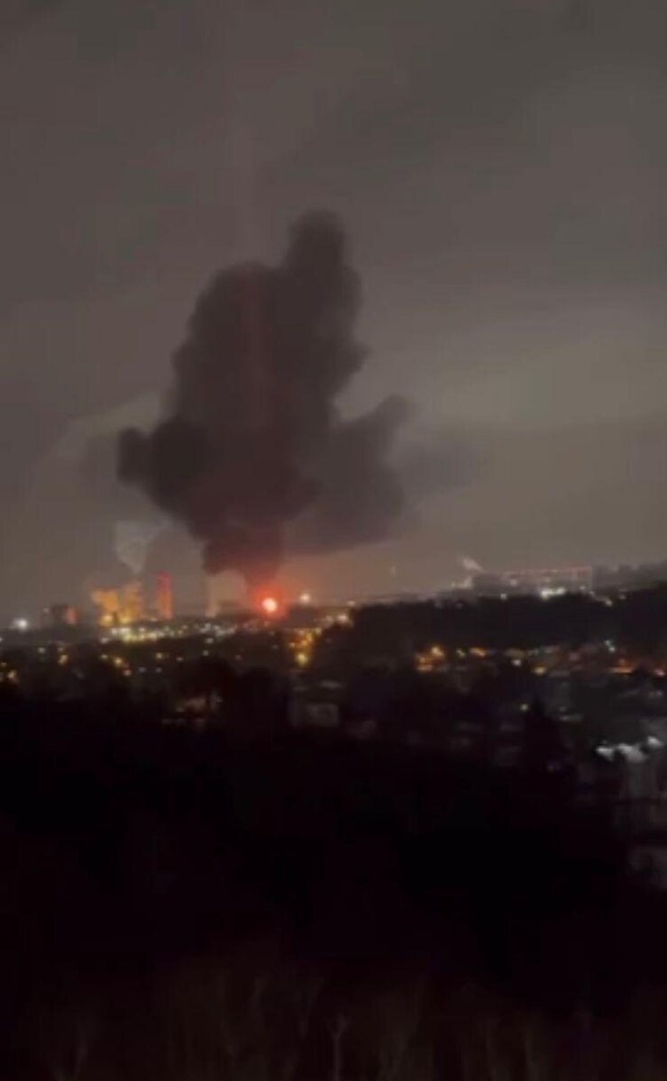    Горит насосная колонна с бензолом