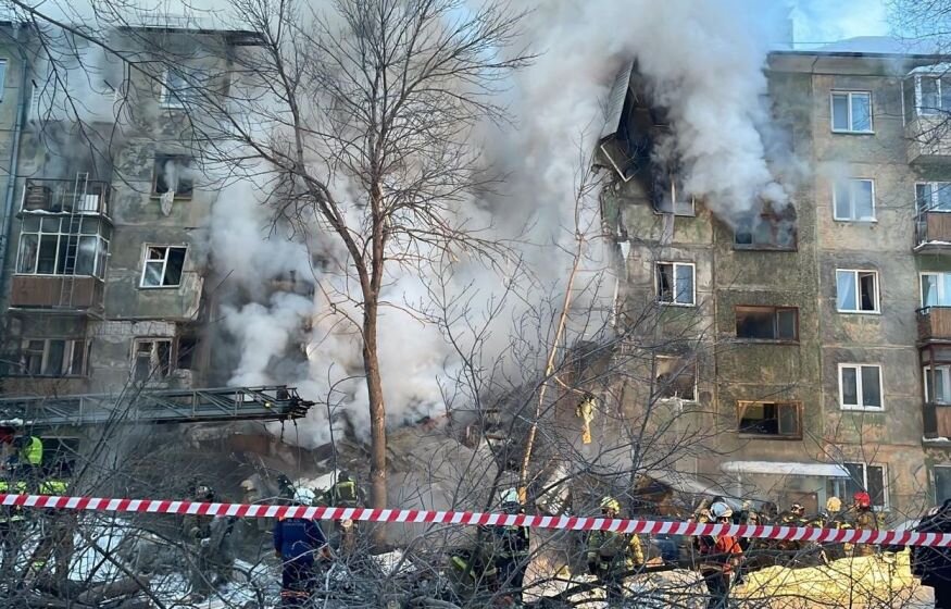    Жильцам взорвавшегося из-за утечки газа дома в Новосибирске прислали счета за коммунальные услуги, в том числе за газ