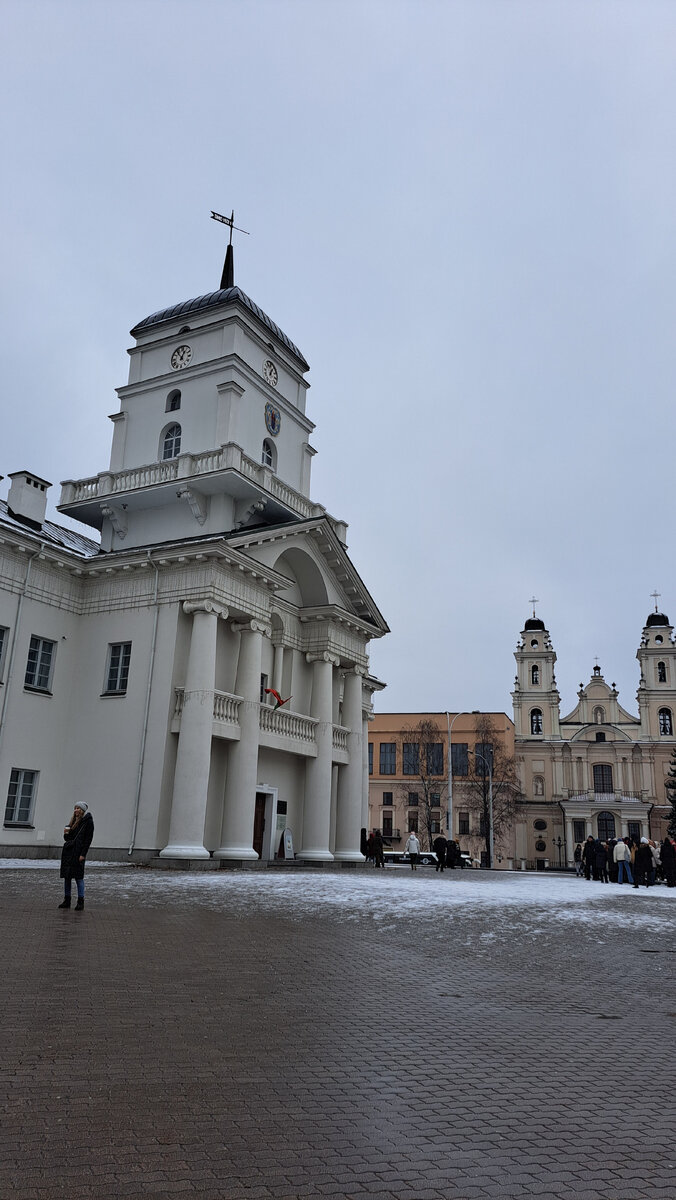 Верхний город Минска. Маленький городок в центре большого миллионного  города. Прогулка по площади Свободы. | Увидеть новое, узнать прошлое | Дзен