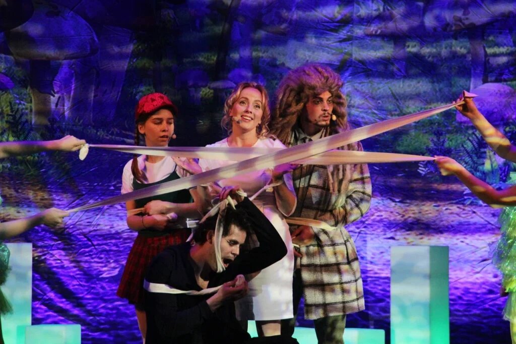   Фото спектакля «Красная шапочка & Серый волк» редакция RTWeek