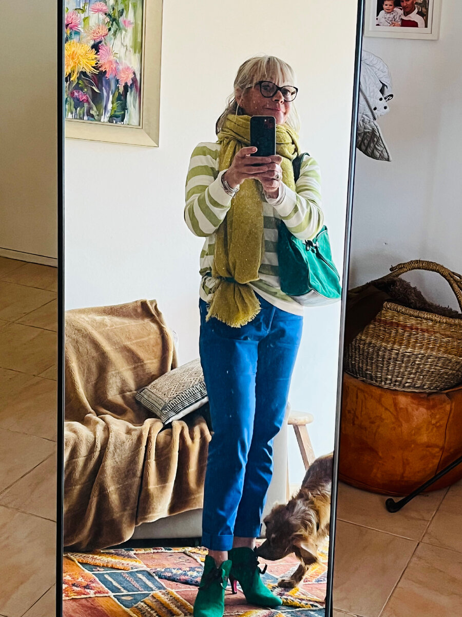 Едем на обед с друзьями. Видео про « что я вижу сегодня с террасы дома» размещу чуть позже. Здесь запрет. Только фото. 