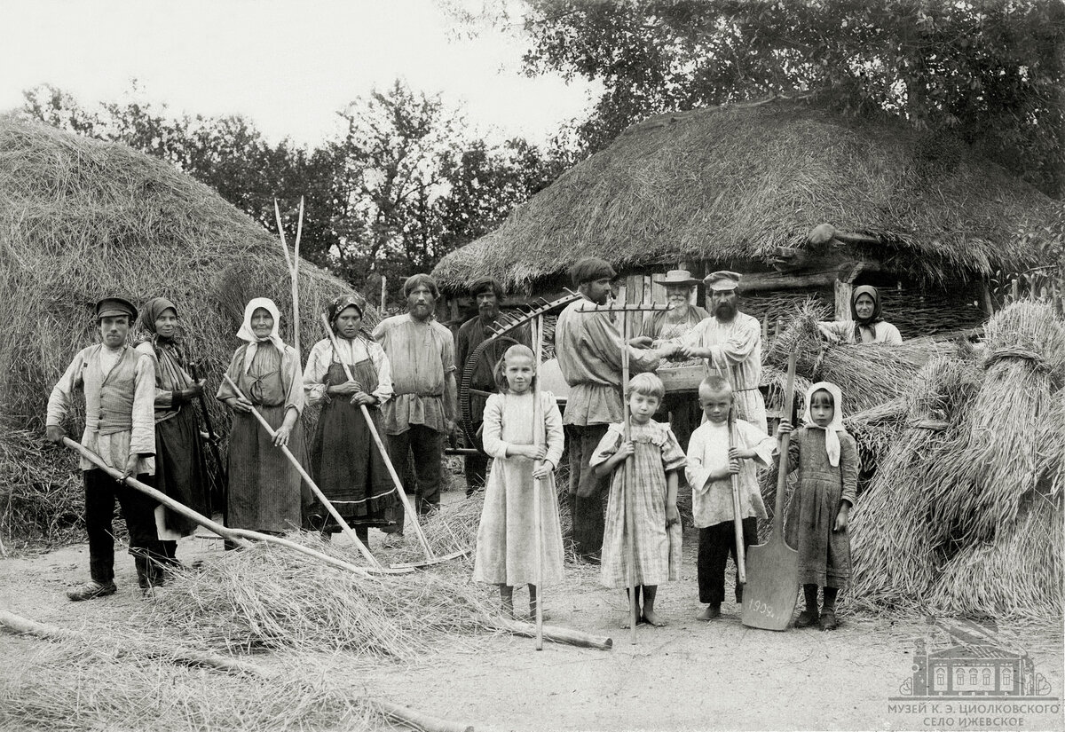 Ижевское: сезонный матриархат. Фотографии Ивана Филатова и Владимира  Симакина к 8 Марта | Дом Филатова | Дзен