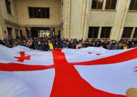    В Тбилиси пока всё спокойно, но сторонники иноагентов продолжат протесты