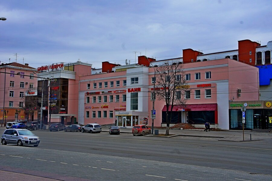 Источник: https://pulse.mail.ru/article/perm-vremyon-sssr-i-sejchas-16-foto-chast-22-ot-istoricheskogo-zdaniya-do-prichudlivogo-art-obekta-7650136933071463614-2727586776485290085/