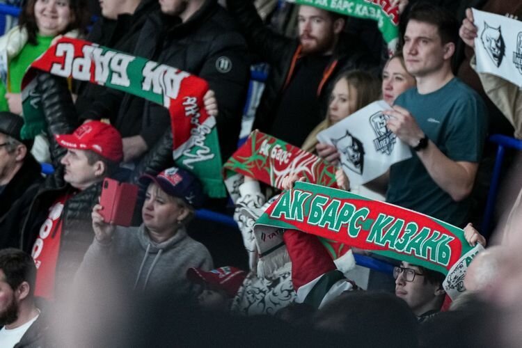   Возьми билет заранее, воспользуйся ажиотажем и «впарь» его тому, кто не успел занять хорошие места, — схема обкатана десятилетиями Фото: ak-bars.ru
