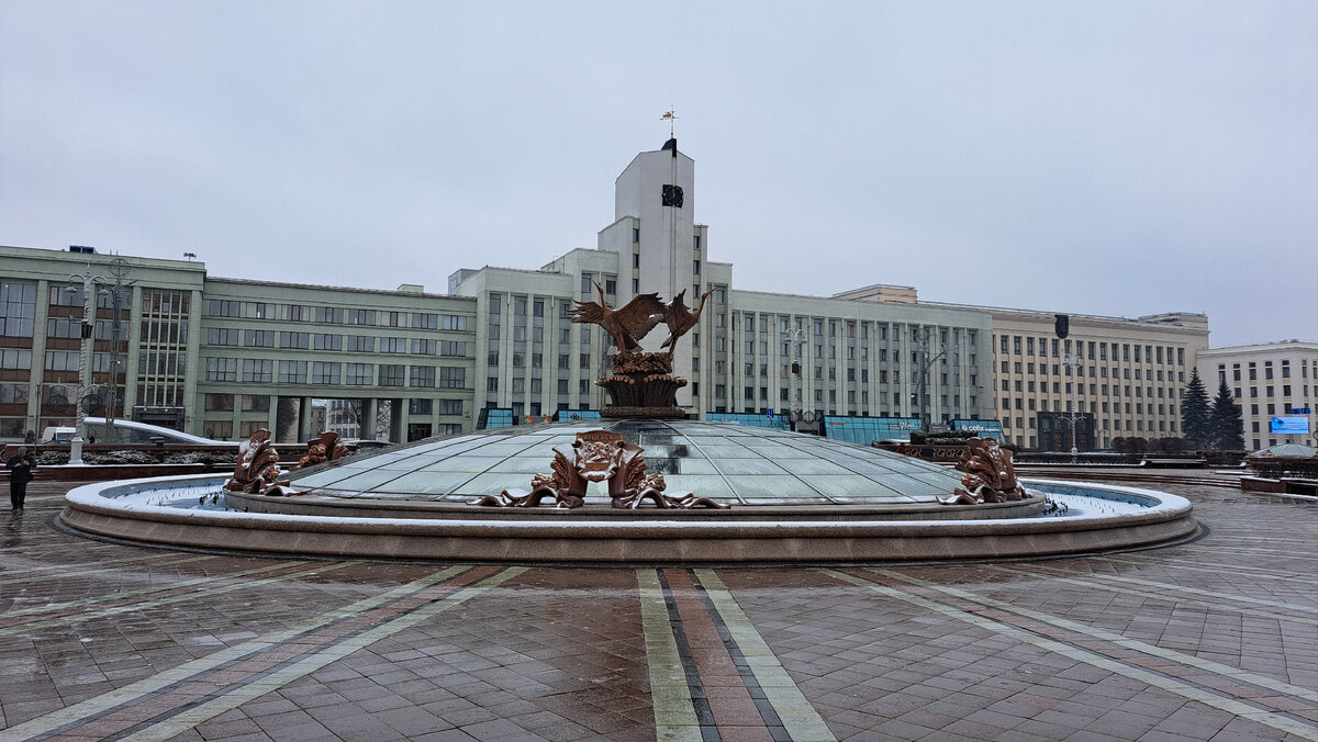 Пешком по Минску от площади Свободы до площади Независимости. Заглянем в  Кафедральный католический собор и в Красный дворик. | Увидеть новое, узнать  прошлое | Дзен