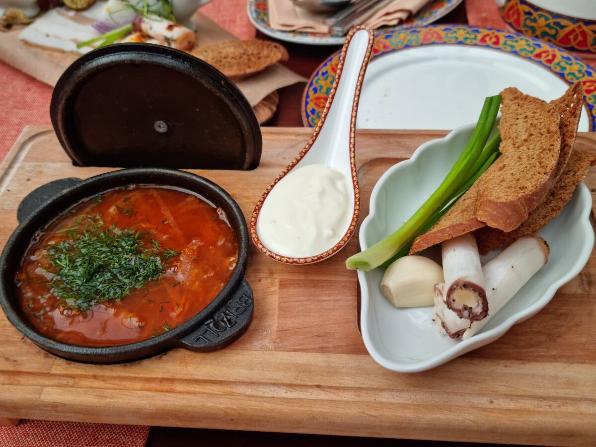 Борщ со сметаной