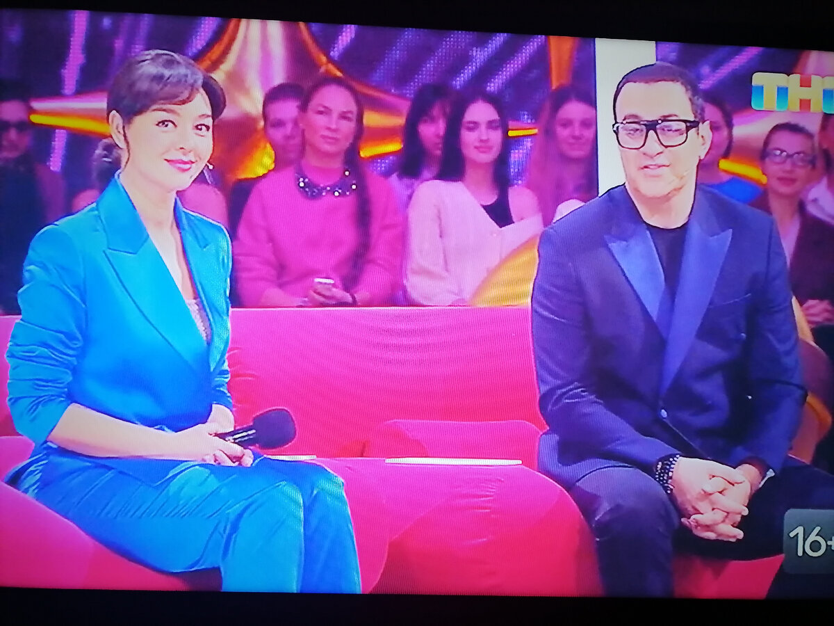 Тнт 2023 шоу. Шоу конфетка на тнт ведущие. Мартиросян шоу конфетка. Шоу на тнт. Гарик мартиросян конфетка.