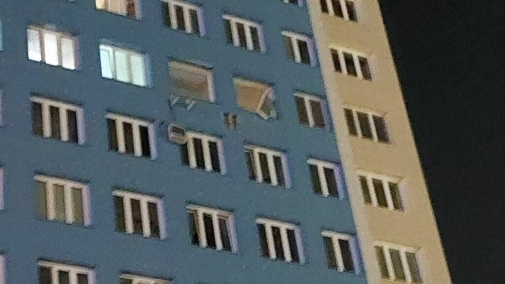     В Набережных Челнах прокуратура взяла на контроль расследование уголовного дела из-за смерти 21-летнего мужчины в доме 38/15 после взрыва. Об этом сообщила пресс-служба ведомства.