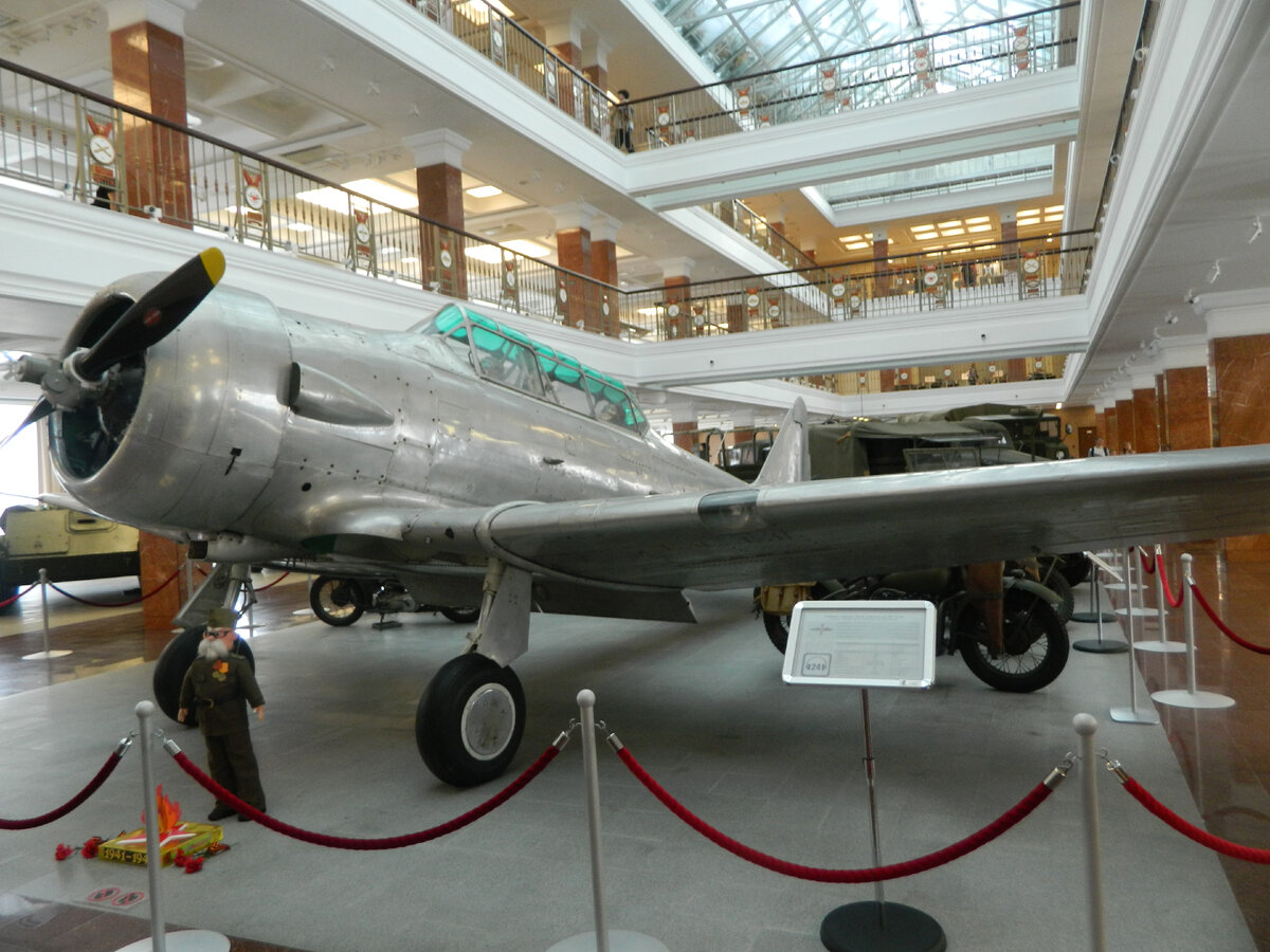 Внутри Музея военной техники в Верхней Пышме. Фото автора.