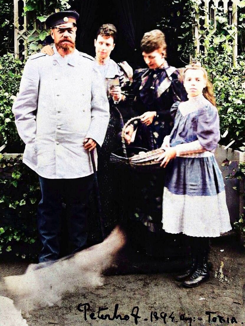 Незадолго до смерти, тревожный взгляд жены, грустные глазки дочери