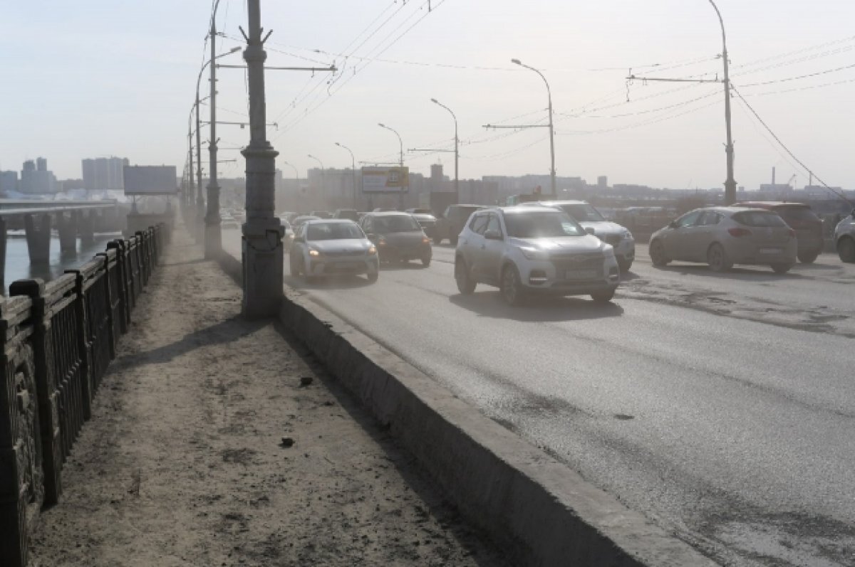    Ограничение скорости ввели на Октябрьском мосту в Новосибирске
